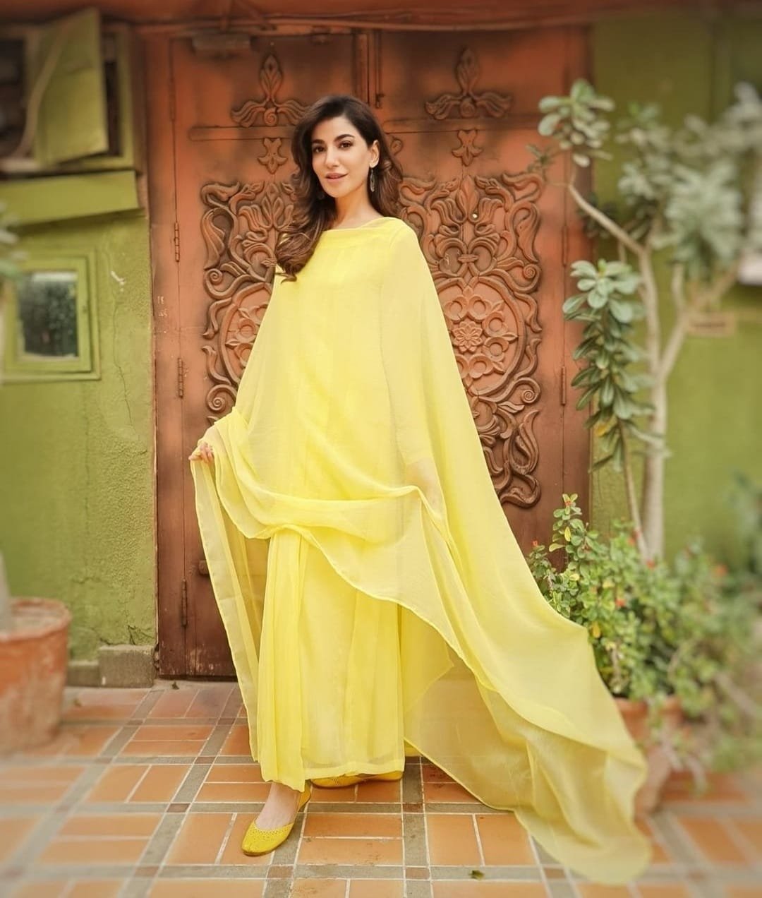 Lemon Chiffon Maxi With Duppatta (02 Piece)