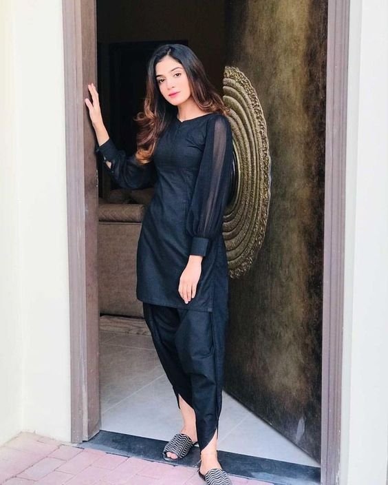 Black Stylish Patyala Dress With Puffy Sleeves (02 Piece)